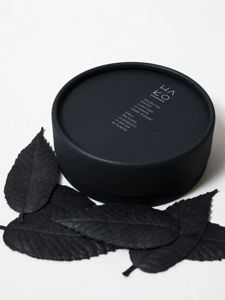HA KO Paper Incense - Black, Set Of 6 (Focus) 3 HA KO Paper Incense - Black, Set Of 6 (Focus) - Image 3