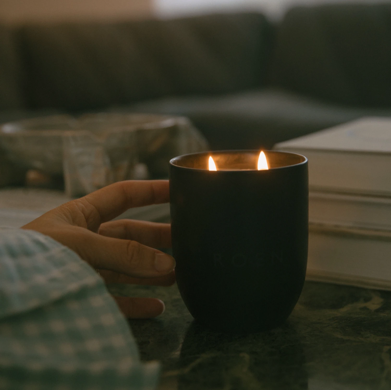 ROEN - SACRÉ Candle 2 ROEN - SACRÉ Candle - Image 2