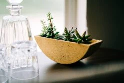 Pretti.Cool Totter Planter Marigold Terrazzo