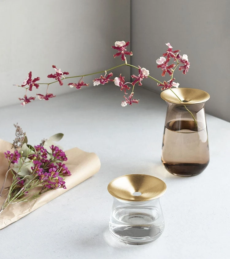 Small KINTO Luna Vase 3 Small KINTO Luna Vase - Image 3