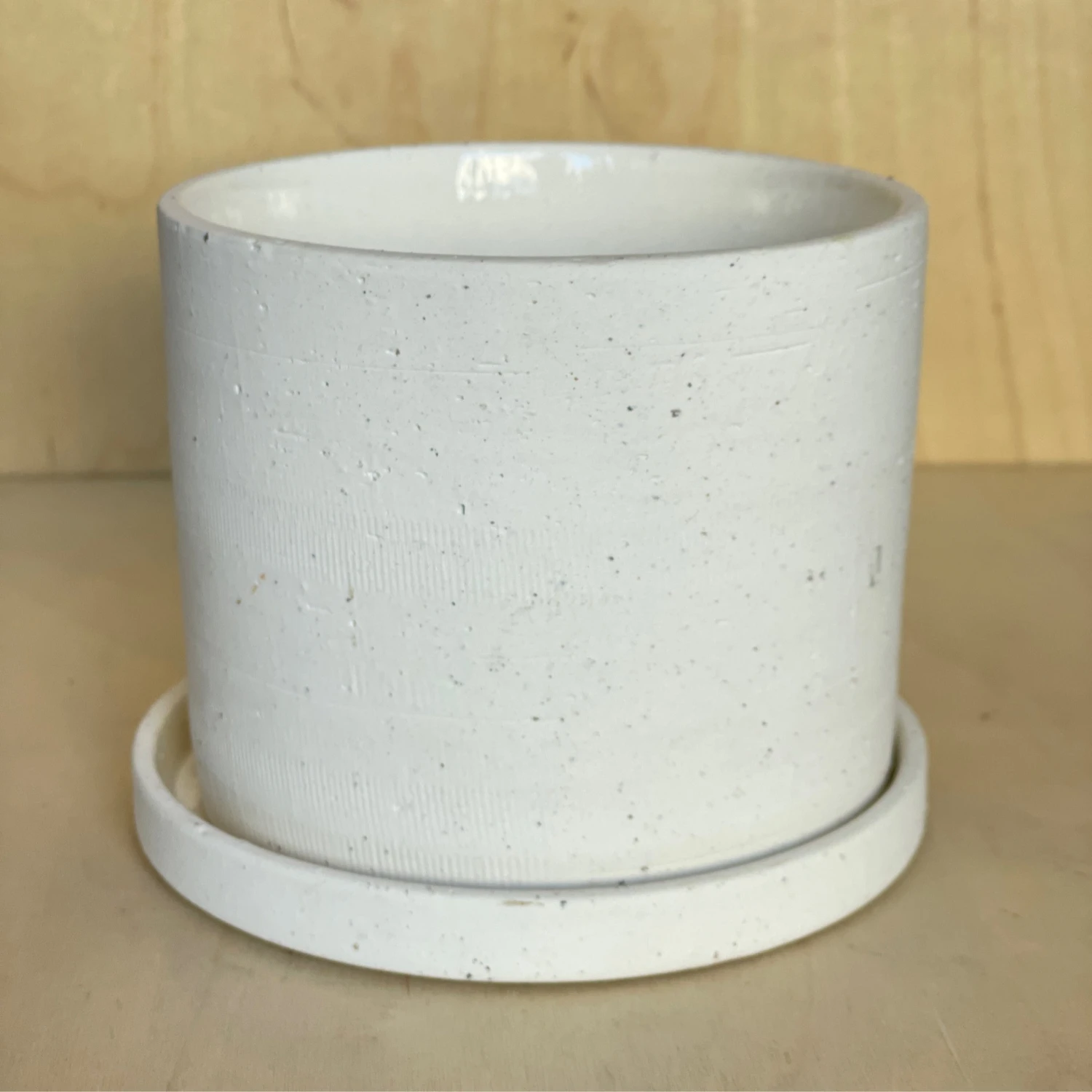 EASTON Cylinder Pot - Rough Texture Pot With Saucer 1 EASTON Cylinder Pot - Rough Texture Pot With Saucer